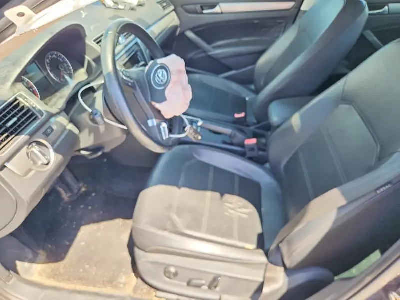 2015 VOLKSWAGEN PASSAT S  