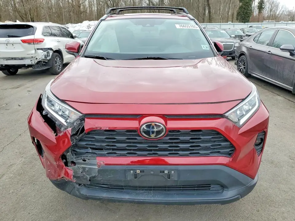 2021 TOYOTA RAV4 XLE  