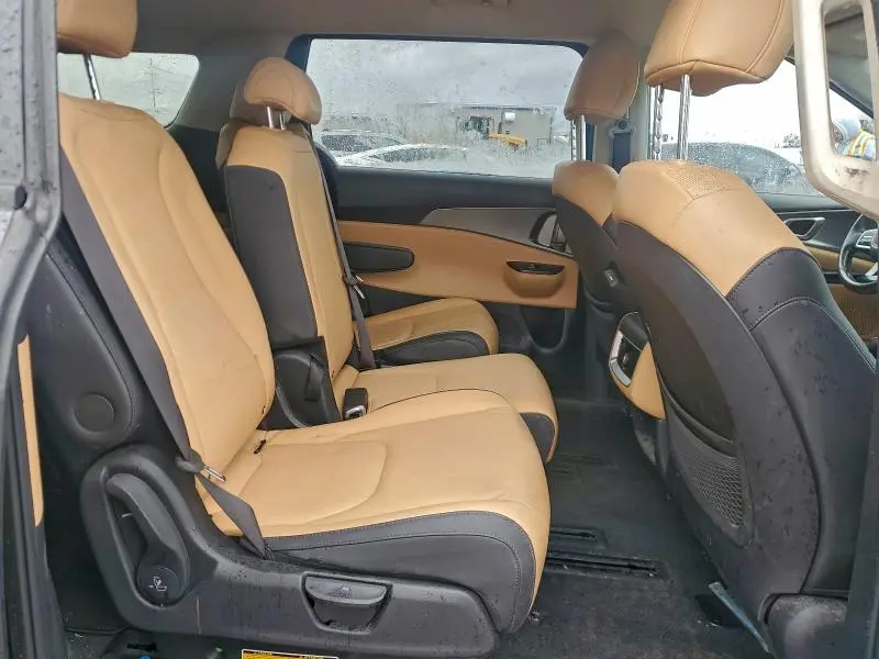 2023 KIA CARNIVAL LX  