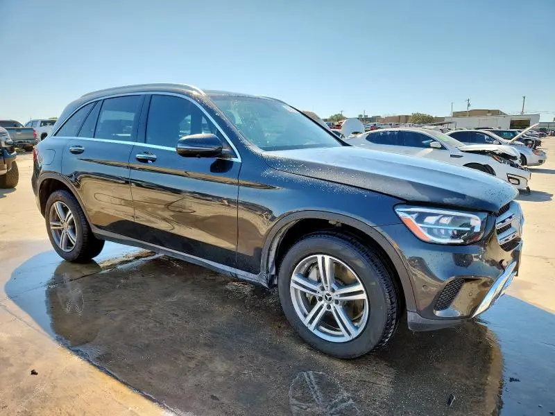 2021 MERCEDES-BENZ GLC 300  