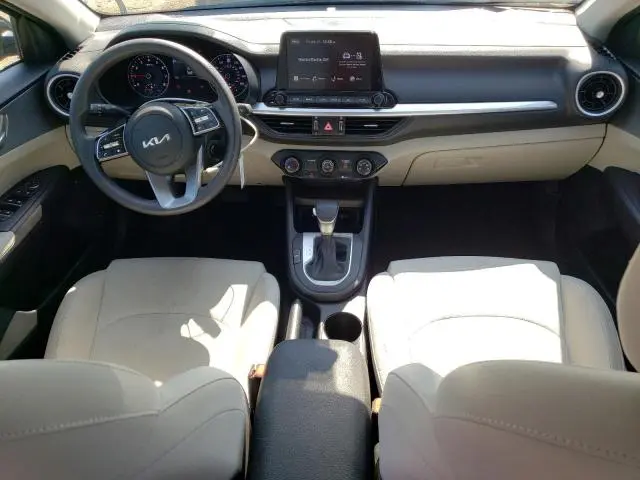 2023 KIA FORTE LX  
