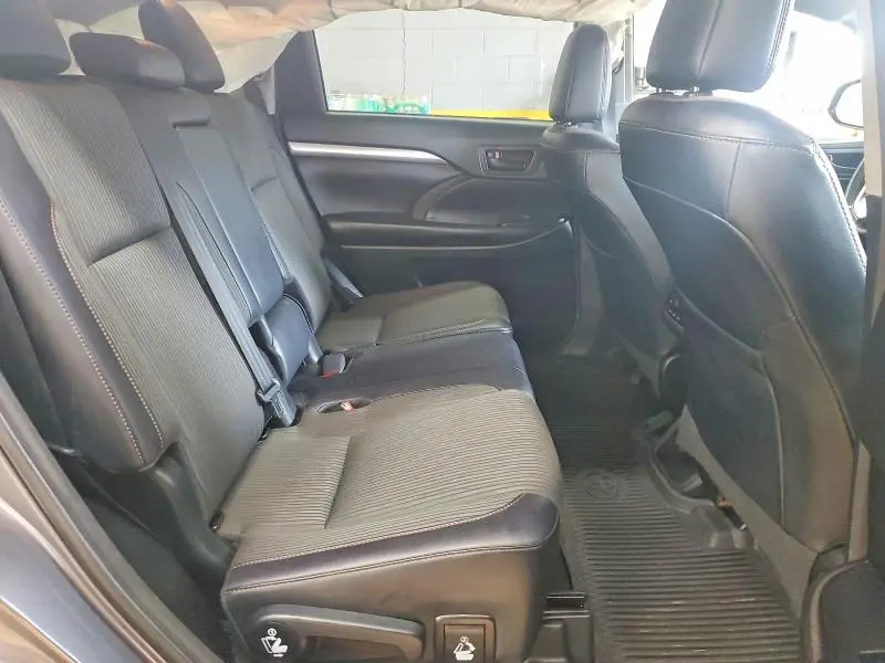 2018 TOYOTA HIGHLANDER LE PLUS  
