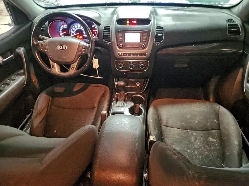 2014 KIA SORENTO LX  