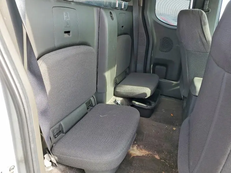 2015 NISSAN FRONTIER S  
