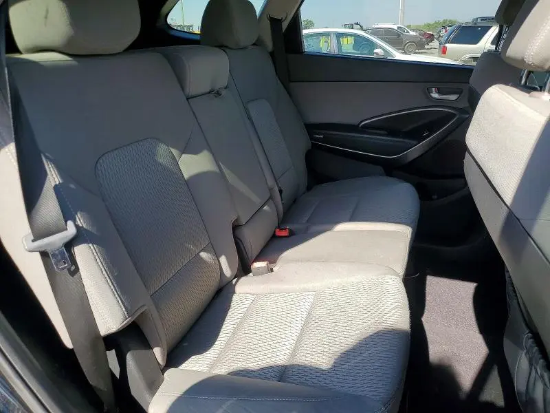 2017 HYUNDAI SANTA FE SE  