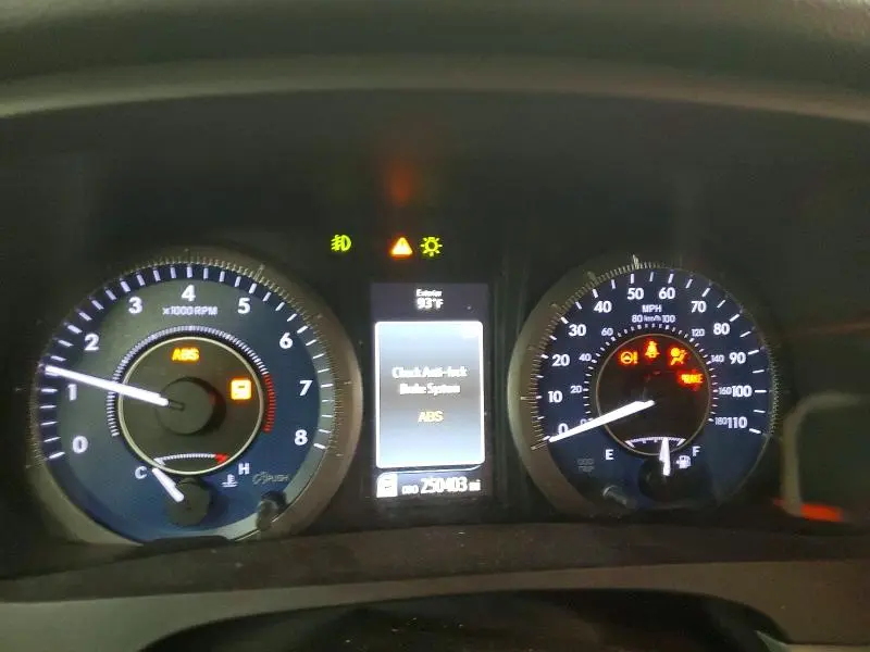 2015 TOYOTA SIENNA XLE 8-PASSENGER  