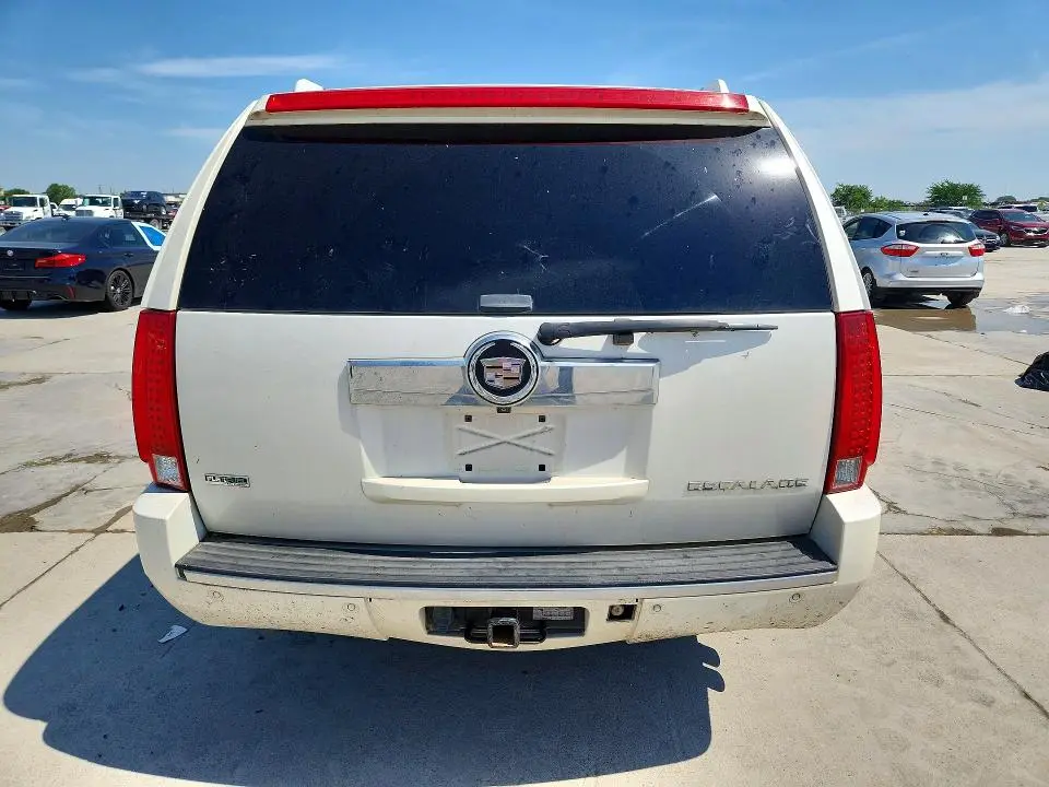 2010 CADILLAC ESCALADE ESV PREMIUM  