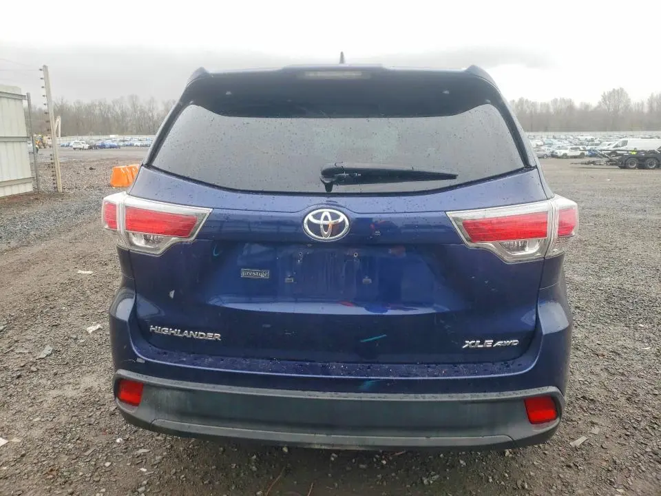2015 TOYOTA HIGHLANDER XLE  