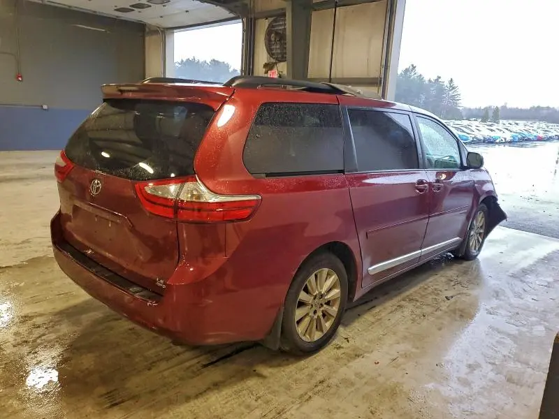 2016 TOYOTA SIENNA LE  