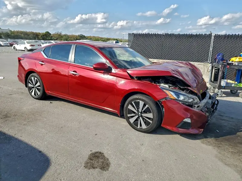 2022 NISSAN ALTIMA SV  