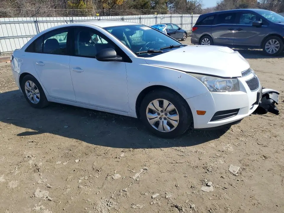 2014 CHEVROLET CRUZE LS  