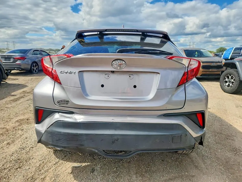 2019 TOYOTA C-HR XLE  