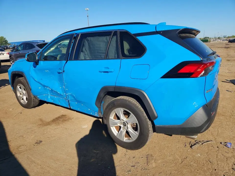 2021 TOYOTA RAV4 XLE  