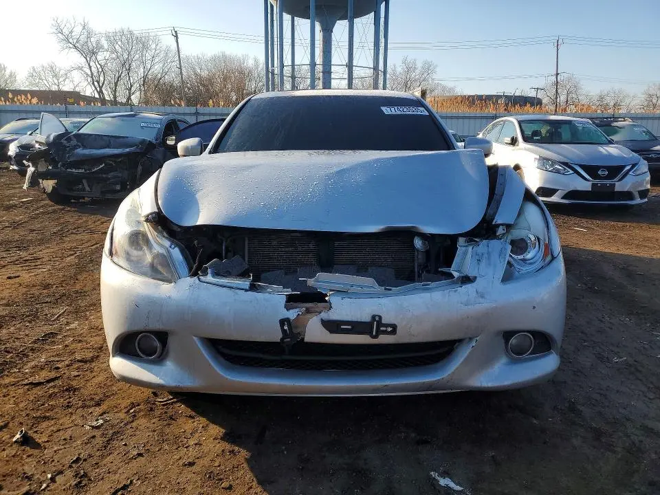 2013 INFINITI G37   