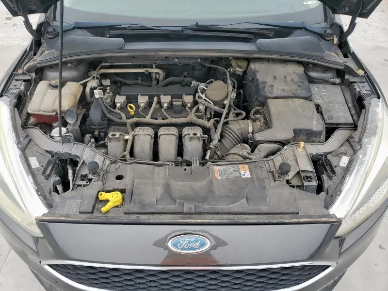 2015 FORD FOCUS SE  