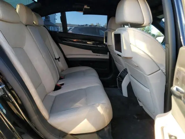 2011 BMW 750 XI  