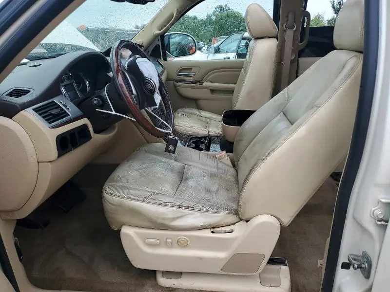 2011 CADILLAC ESCALADE PREMIUM  