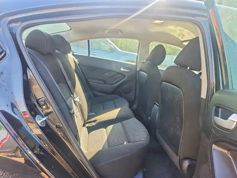 2017 KIA FORTE LX  