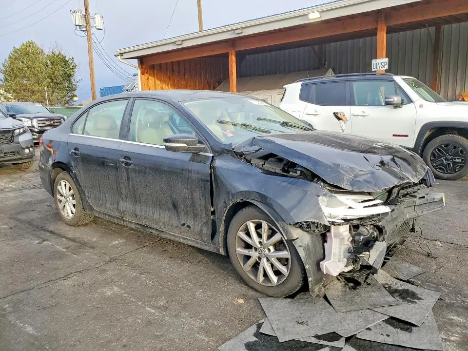 2013 VOLKSWAGEN JETTA SE  