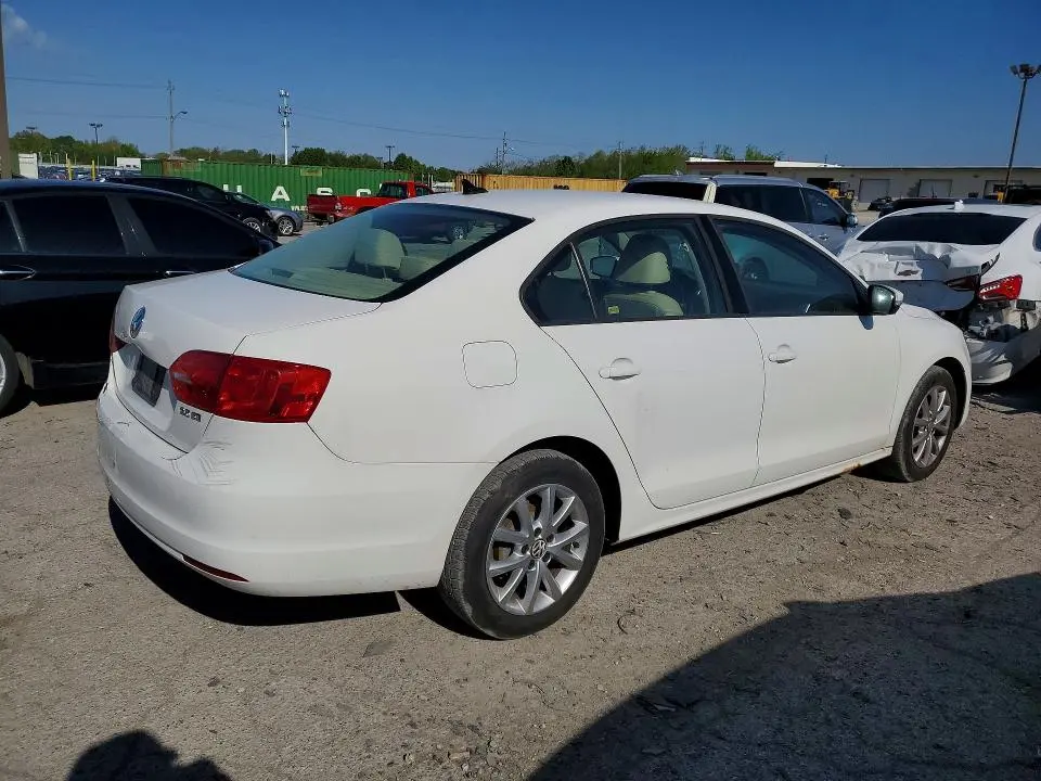 2012 VOLKSWAGEN JETTA SE  