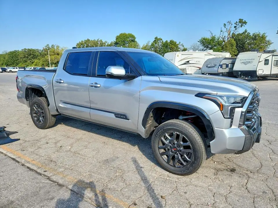 2025 TOYOTA TUNDRA PLATINUM  
