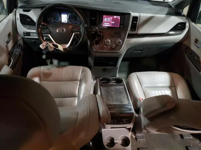 2018 TOYOTA SIENNA XLE  