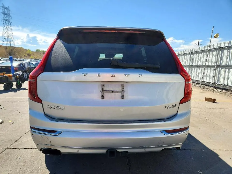 2016 VOLVO XC90 T6  