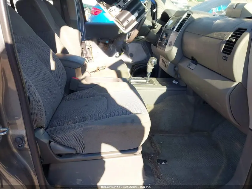 2017 NISSAN FRONTIER SV