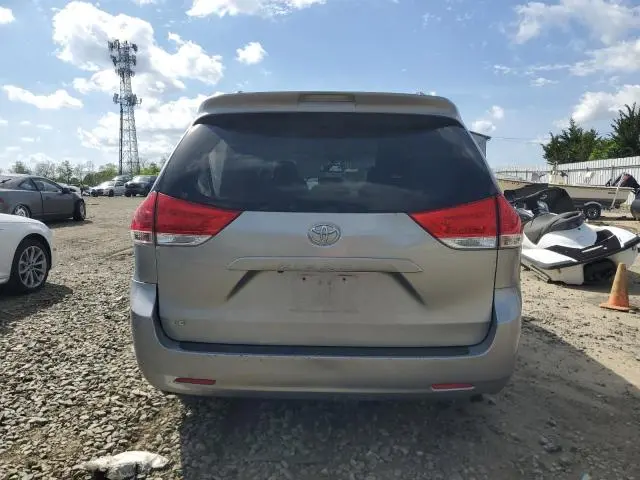 2011 TOYOTA SIENNA LE  