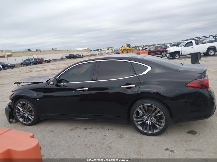 2017 INFINITI Q70 3.7X
