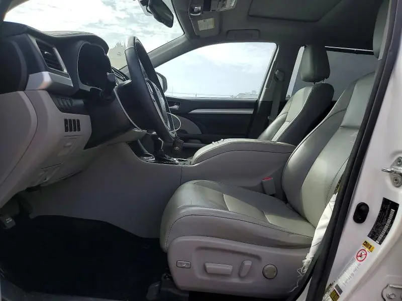 2016 TOYOTA HIGHLANDER XLE  