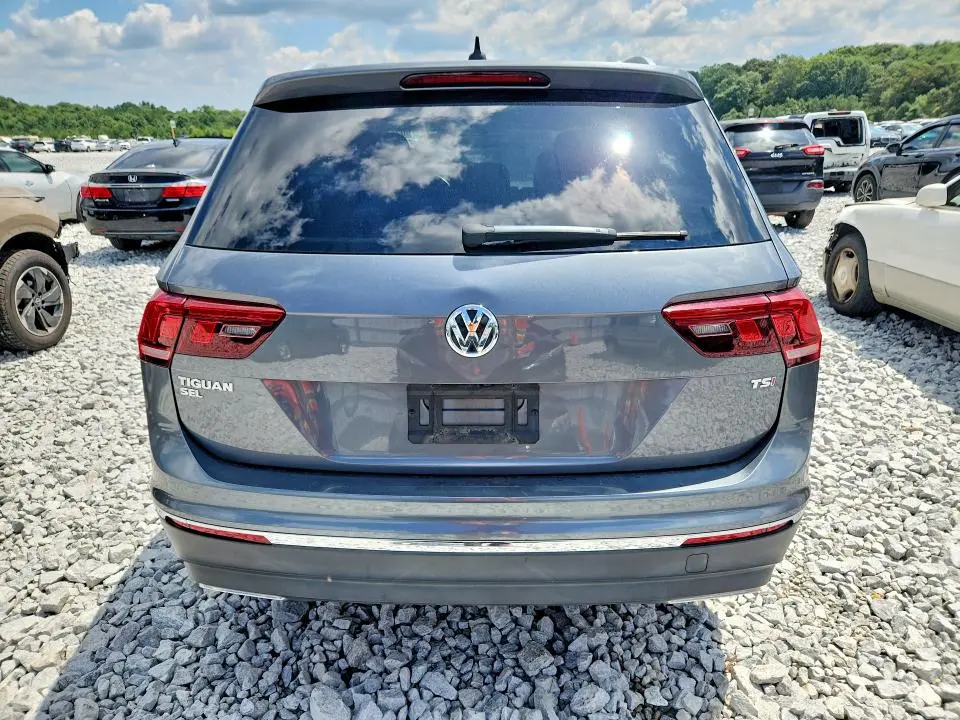 2018 VOLKSWAGEN TIGUAN SE  