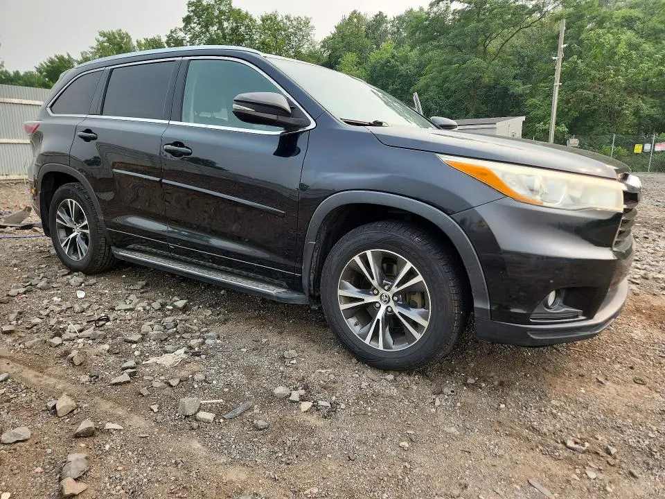 2016 TOYOTA HIGHLANDER XLE  