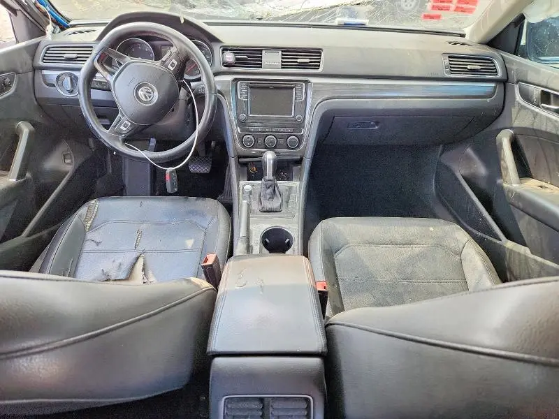 2018 VOLKSWAGEN PASSAT SE  