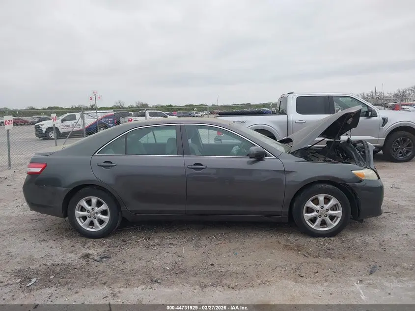 2011 TOYOTA CAMRY LE