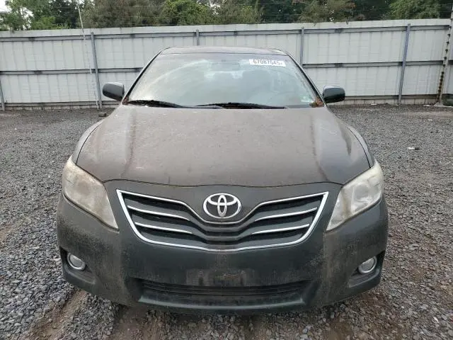 2011 TOYOTA CAMRY SE  