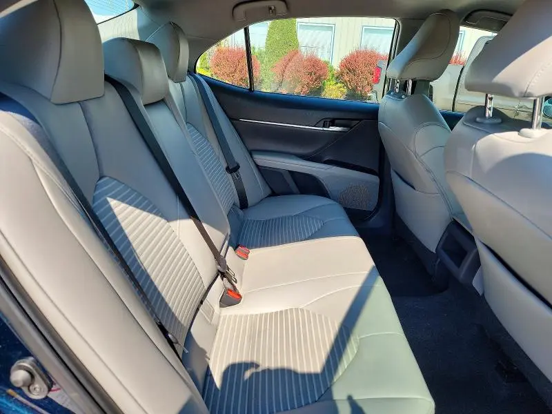 2019 TOYOTA CAMRY SE  