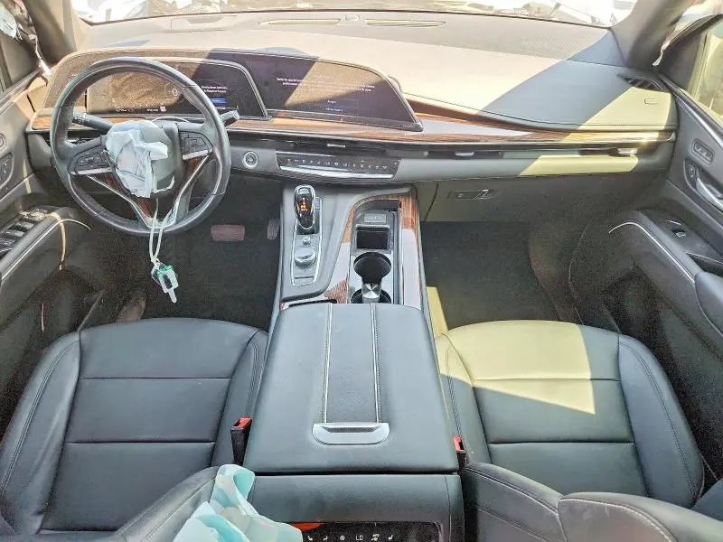 2022 CADILLAC ESCALADE LUXURY  