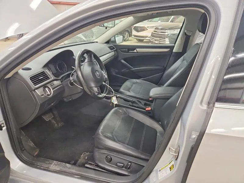 2015 VOLKSWAGEN PASSAT S  