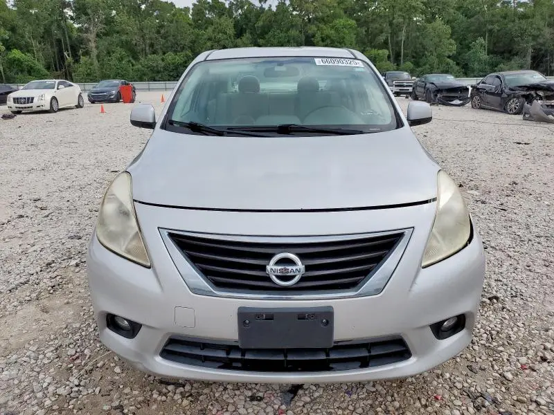 2013 NISSAN VERSA S  