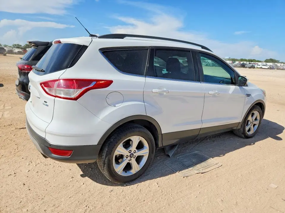 2016 FORD ESCAPE SE  