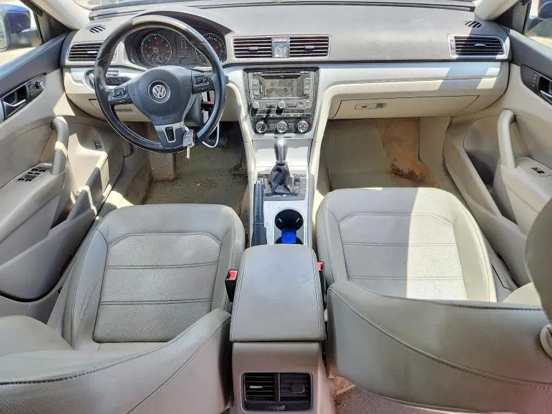 2013 VOLKSWAGEN PASSAT SE  