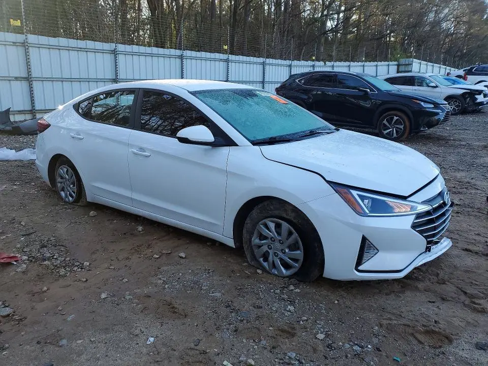 2020 HYUNDAI ELANTRA SE  