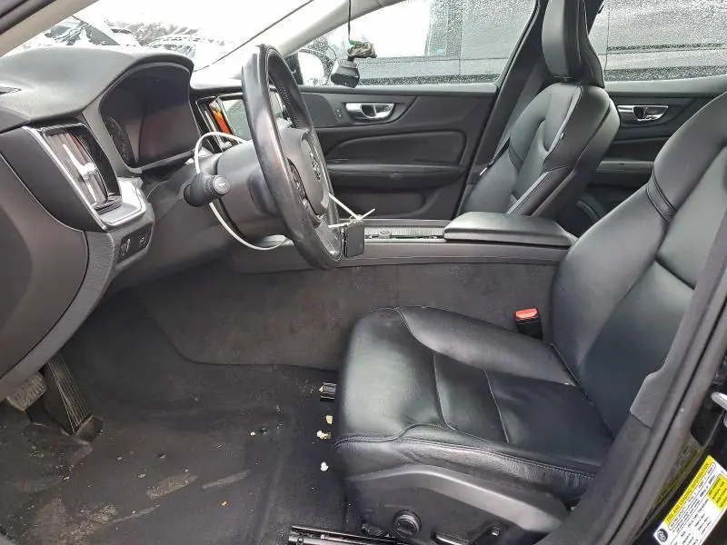 2020 VOLVO S60 T5 MOMENTUM  