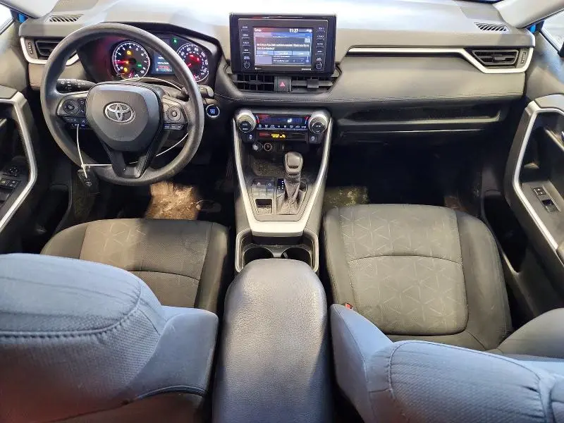 2021 TOYOTA RAV4 XLE  