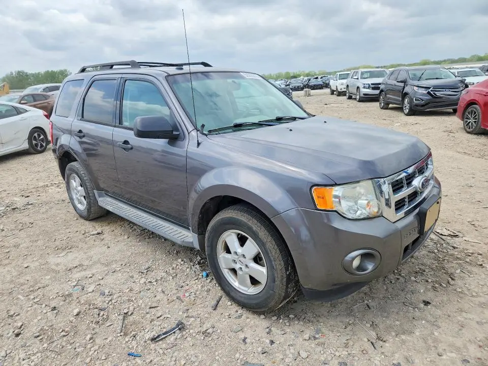 2011 FORD ESCAPE XLT  