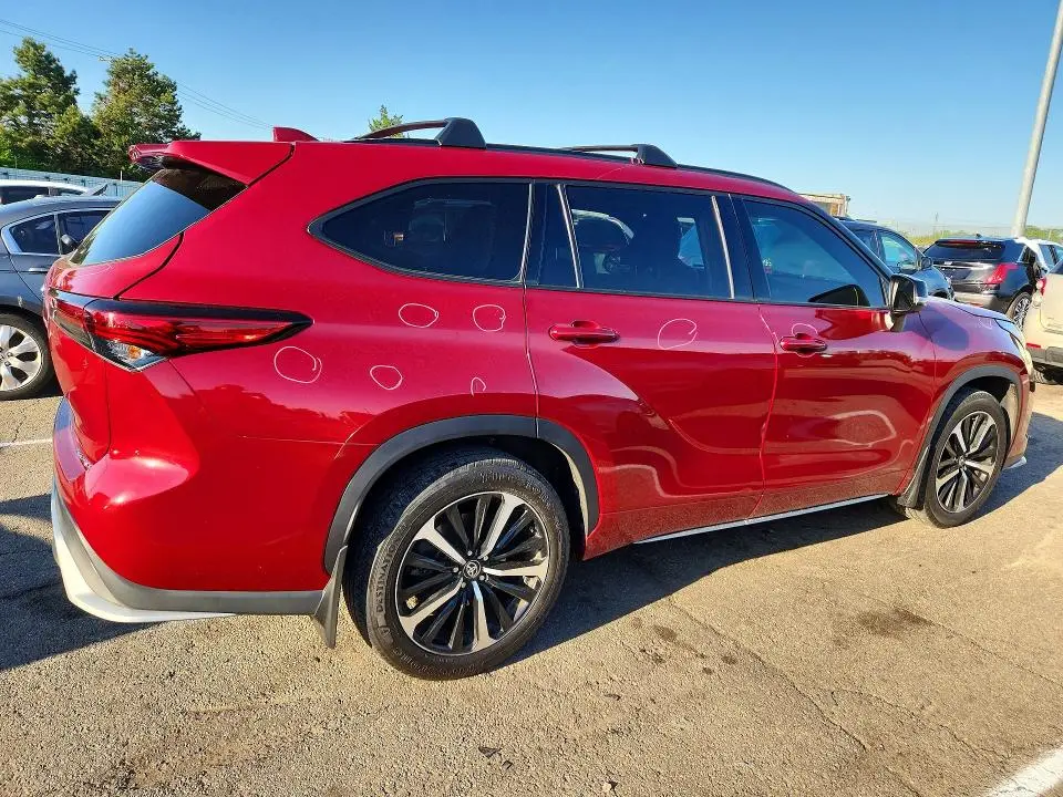 2021 TOYOTA HIGHLANDER XSE  