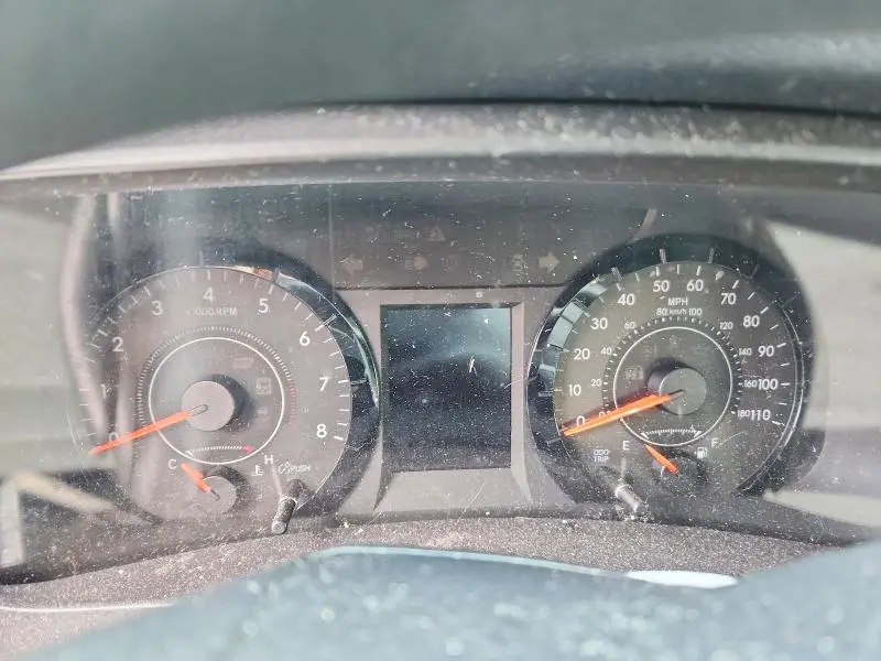 2017 TOYOTA SIENNA LE  