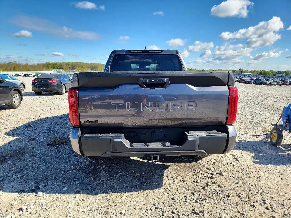 2025 TOYOTA TUNDRA SR5  