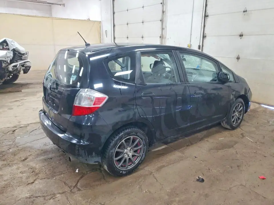 2010 HONDA FIT   